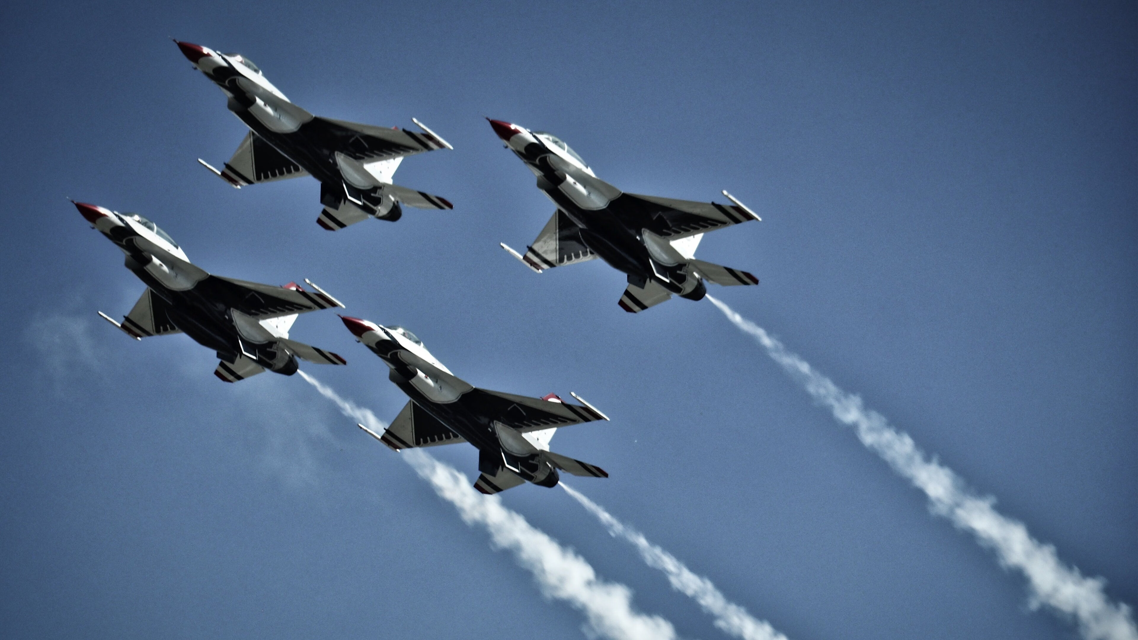 开云平台-乌拉圭女篮在南美锦标赛中夺冠，实力不断提升，乌拉圭美女球迷