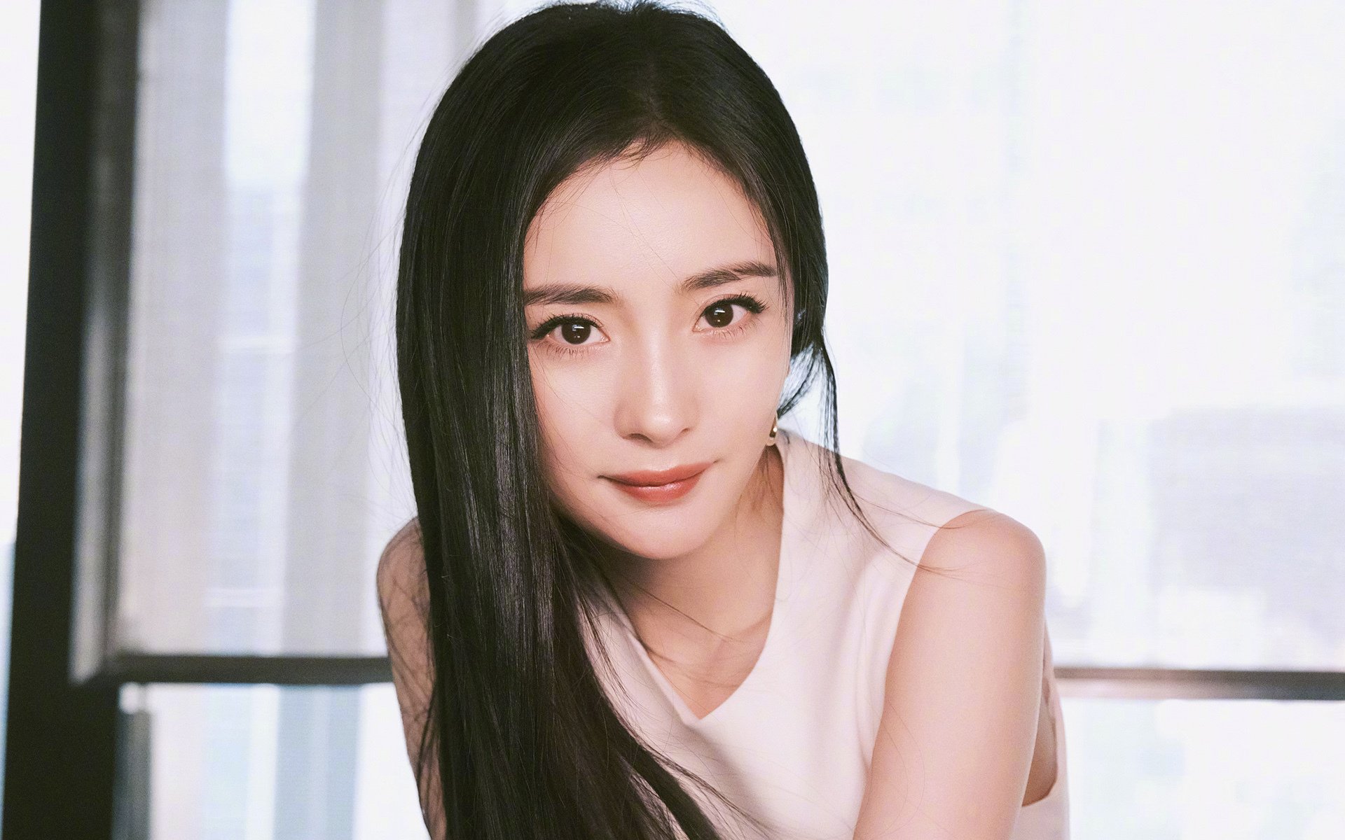 开云官方-恩多耶-布鲁阿尔赛场表现引发媒体关注，恩多尔篮球