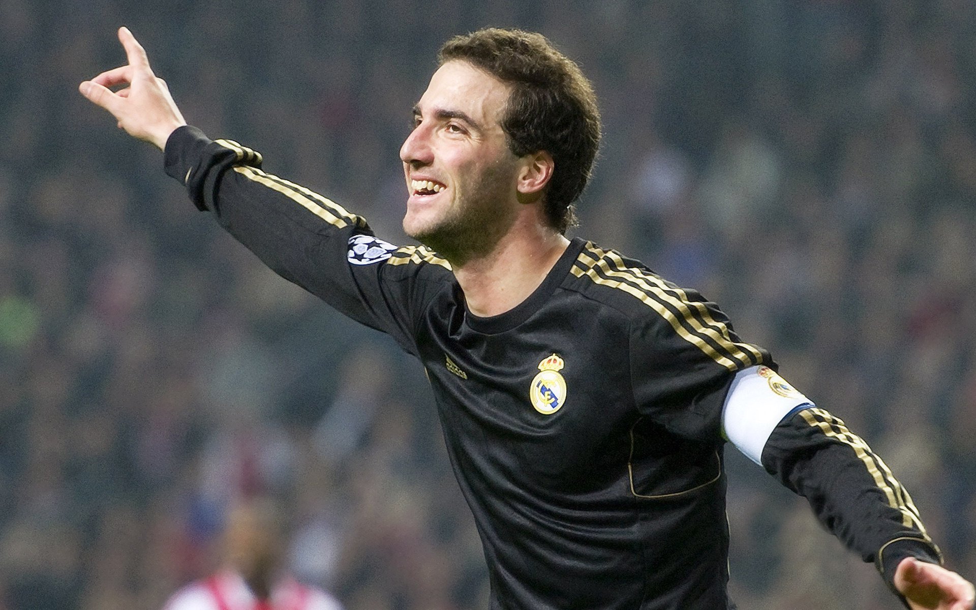 开云真人体育娱乐-车迷故事：那些令人感动的支持瞬间，小车迷的故事